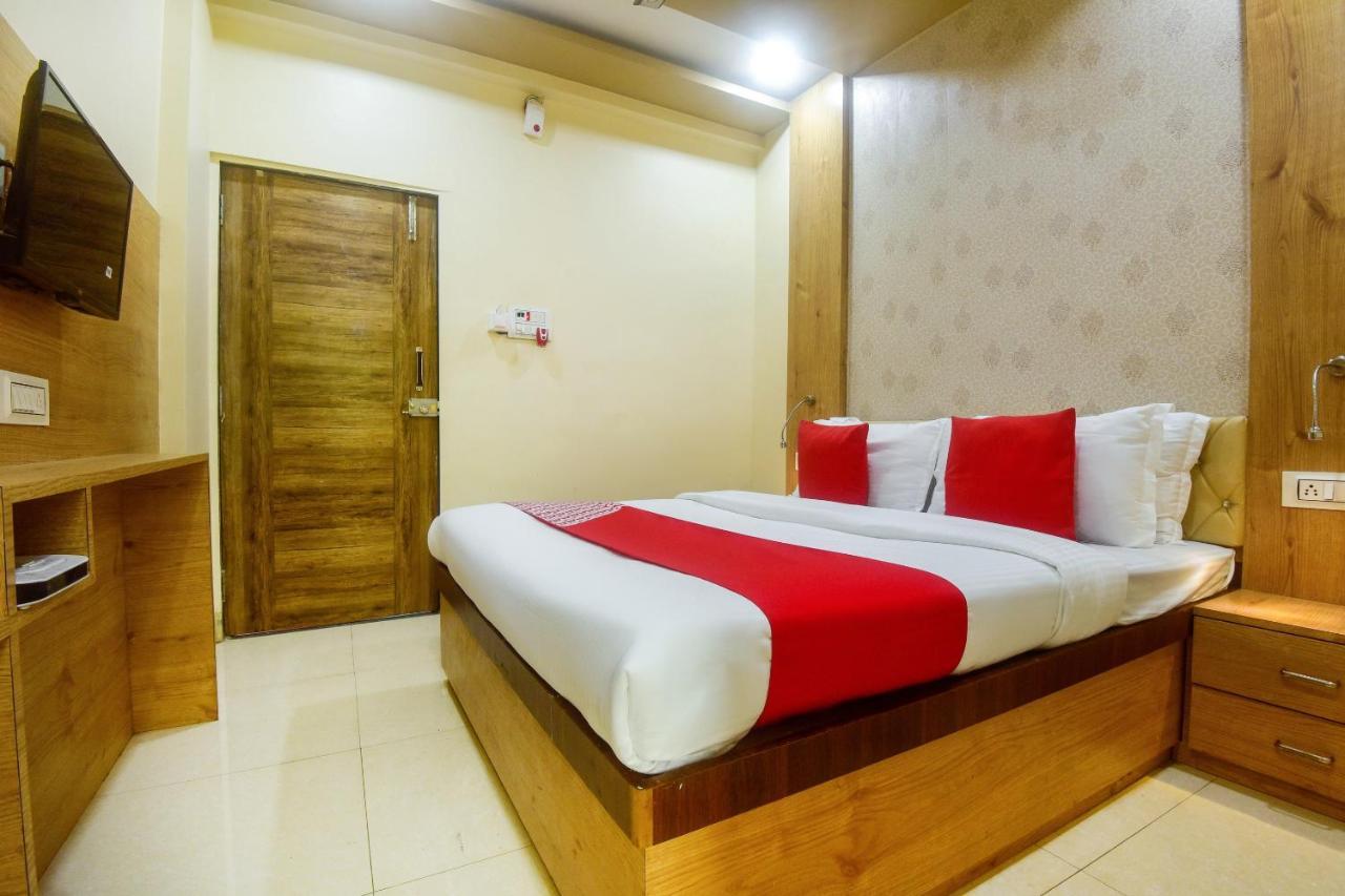 Oyo 60773 Ruchita Loadging & Boarding Hotel Mumbai Exterior photo