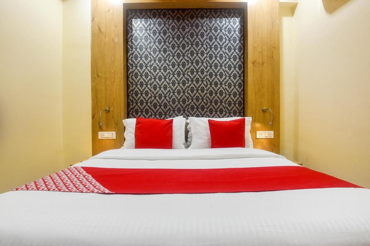 Oyo 60773 Ruchita Loadging & Boarding Hotel Mumbai Exterior photo