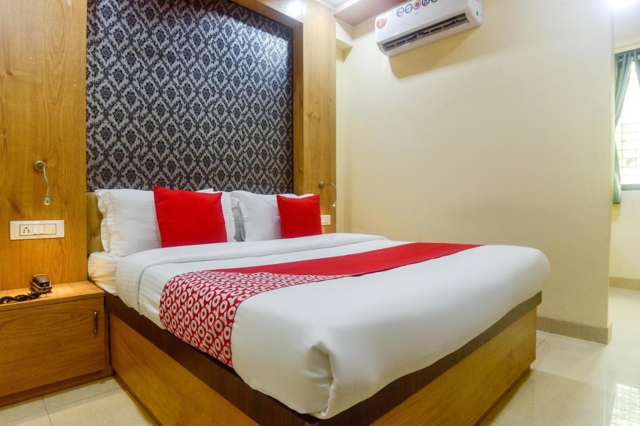 Oyo 60773 Ruchita Loadging & Boarding Hotel Mumbai Exterior photo